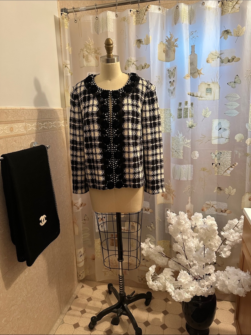 🌺🌺NWT ST.JOHN Black & White Plaid Embellished Tweed Jacket